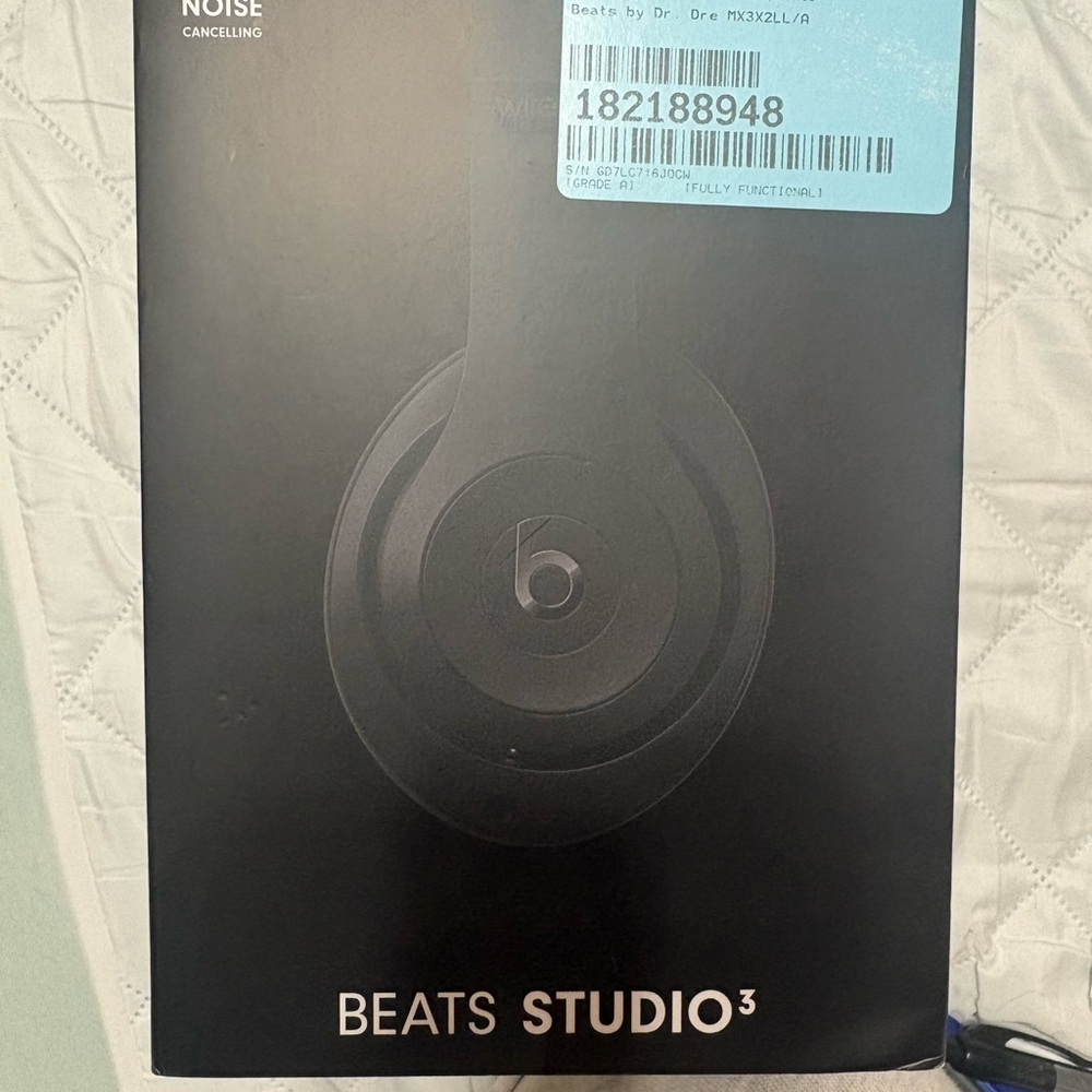 Beats by Dre Studio3 Over-Ear Headphones - Black